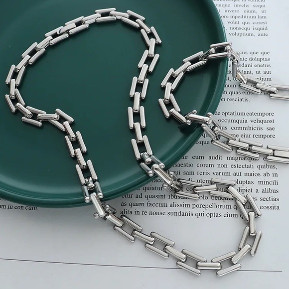 Waterproof Silver Linked Chain Necklace*Statement Necklace*Tarnish Free - Picture 1 of 6